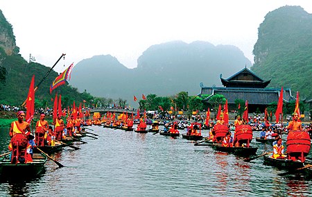 Tập_tin:Trang_An_Festival_2011.jpg