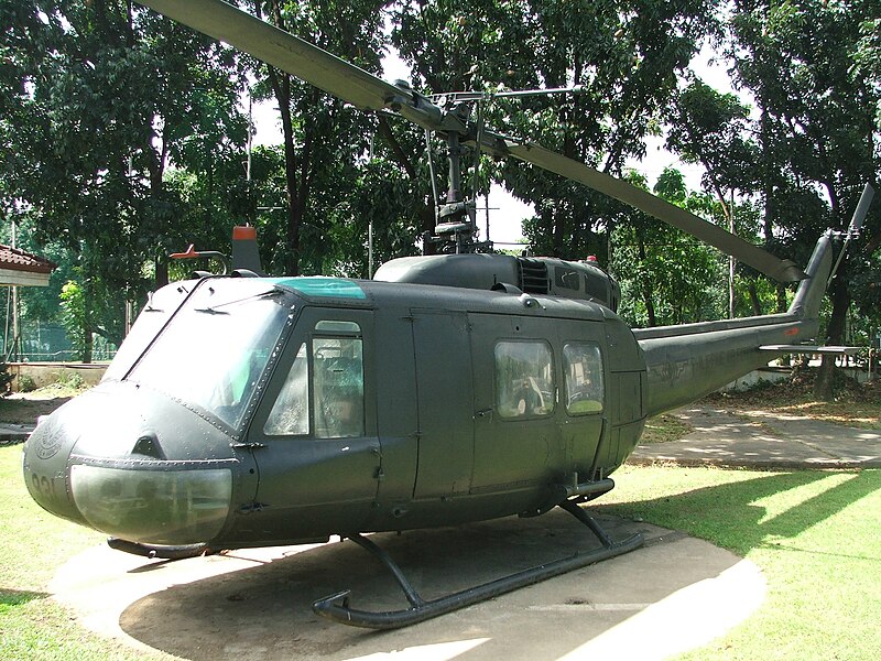 File:UH1 Huey.JPG