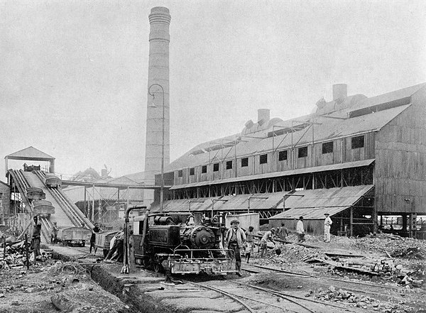 A Union Minière du Haut-Katanga (UMHK) copper mine, pictured in 1917. Katanga's mineral wealth played an important part in the secession.