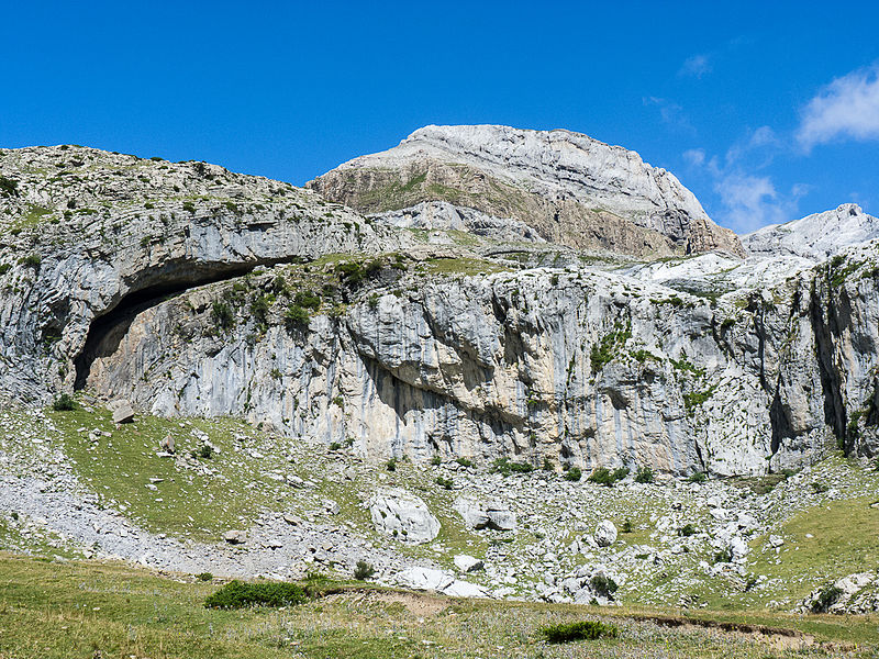 File:Valle de Aísa. El Rigüelo (Nacimiento del río Estarrún) - WLE Spain 2015 (40).jpg