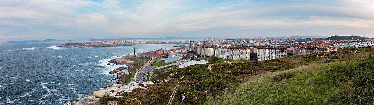 Panorama över A Coruña från berget San Pedro