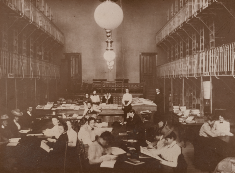 File:Von Ranke Library Interiors circa 1900.png