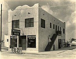 Western Union building in Hialeah, Florida (9362912763).jpg
