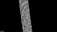 (مریخی پڑتال گر مدار گرد پر لگے ہوئے) سی ٹی ایکس کیمرے سے دیکھے جانے والے رٹچے شہابی گڑھے کا مشرقی حصّہ۔