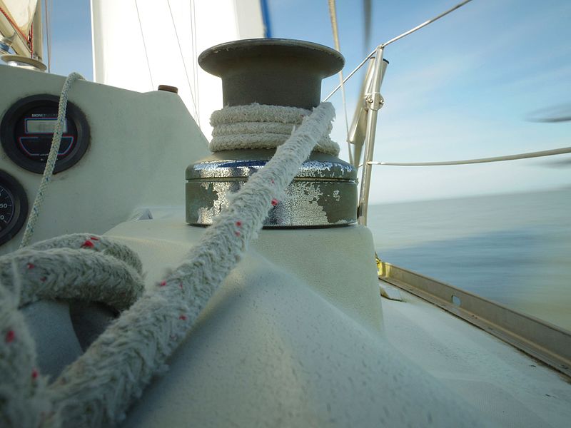 File:Winch on a sailboat out on the lake (long exposure).jpg