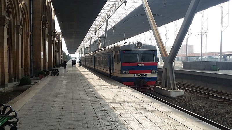 File:Yerevan Railway Station 23 21.jpg