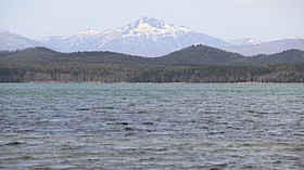 Вид на озеро весной 2017 года.