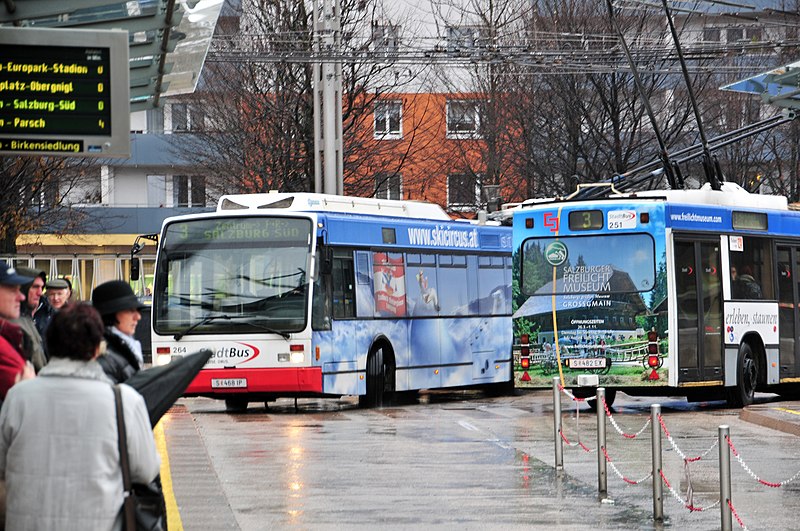 File:11-12-23-obus-salzburg-by-RalfR-08.jpg