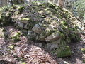 Burg Scharfenberg (Münz): Mauerrest eines vermuteten Turmes auf dem dritten Burgfelsen