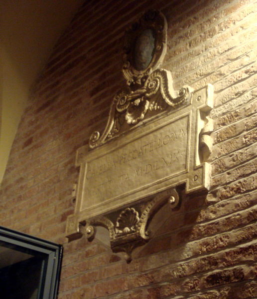 File:1481 - Bologna - Santo Stefano - Martyrium - Restauro 1569 - Foto Giovanni Dall'Orto, 9-Feb-2008.jpg