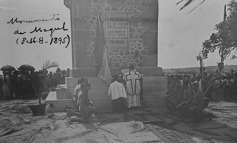 File:1895-9-8-foto-monumento-batalha-de-Magul.jpg