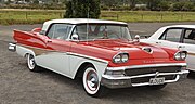 Vignette pour Ford Fairlane 500 Skyliner