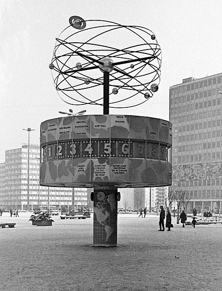 File:19700131040NR Berlin Weltzeituhr am Alexanderplatz.jpg