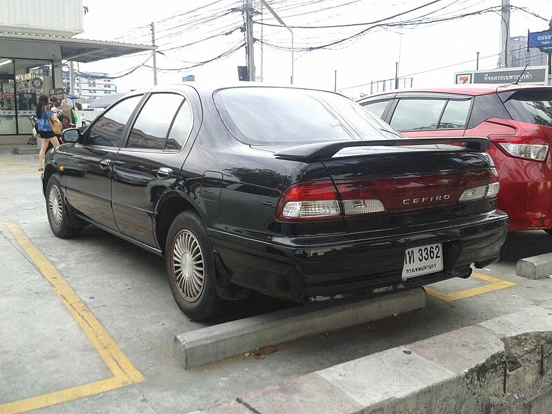 File:1998-1999 Nissan Cefiro (A32) VQ20 (28-04-2016) 04.jpg