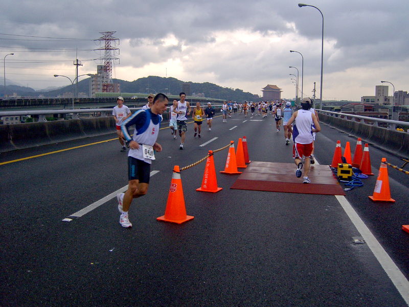 File:2008TaipeiExpressMarathon Marathon Classes Checkpoint.jpg