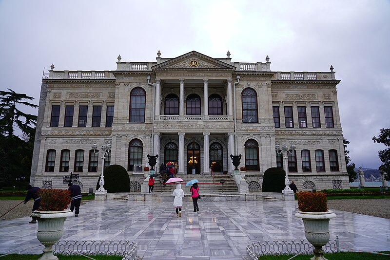 File:20180114 Dolmabahce 6901 (39435002424).jpg