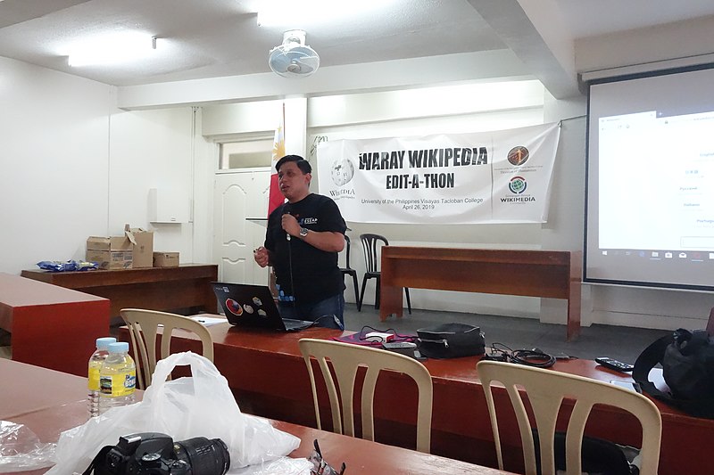 File:2019 Waray Wikipedia Edit-a-thon in Tacloban 21.jpg