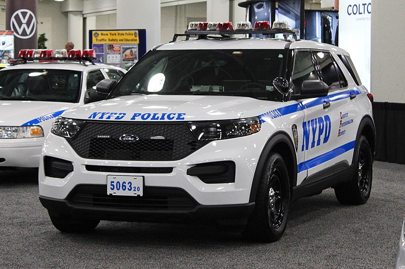 File:2020 Ford Explorer Police Interceptor Utility NYPD RMP 5063 (FSD), front NYIAS 2022.jpg