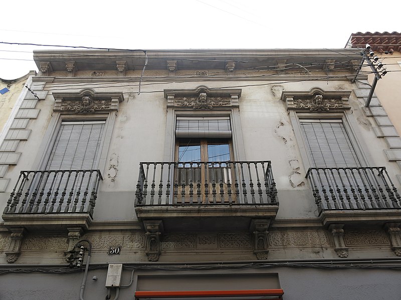 File:207 Edifici al c. Josep Anselm Clavé, 30 (Martorell), balcons.jpg