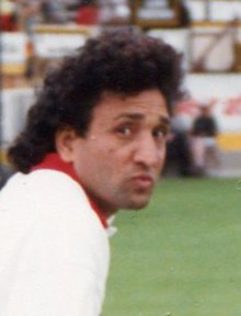 Abdul Qadir 1990 (cropped).jpg