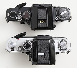 Фотоаппараты «Алмаз-103» и Nikon F2 Photomic