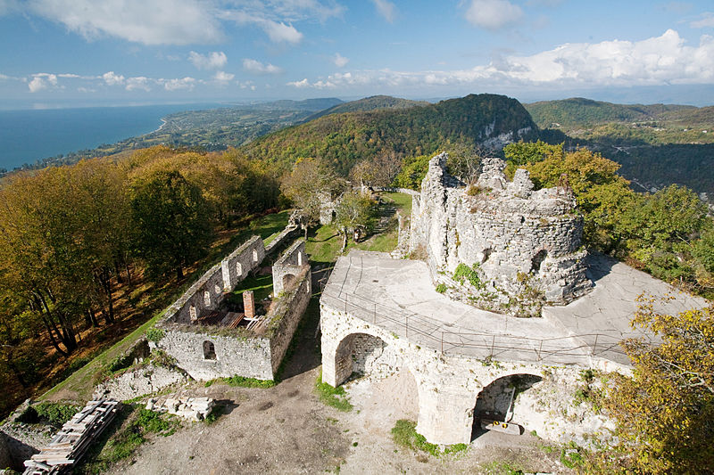 File:Anakopiijsky fortress (3341699738).jpg