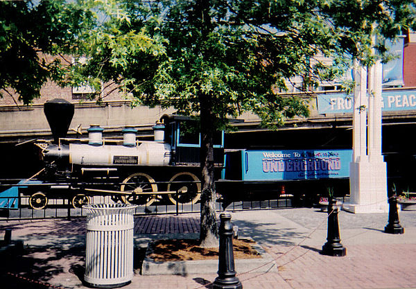 A Crown Metal Products 4-4-0 locomotive on display at the Underground in Atlanta, Georgia, in 2013