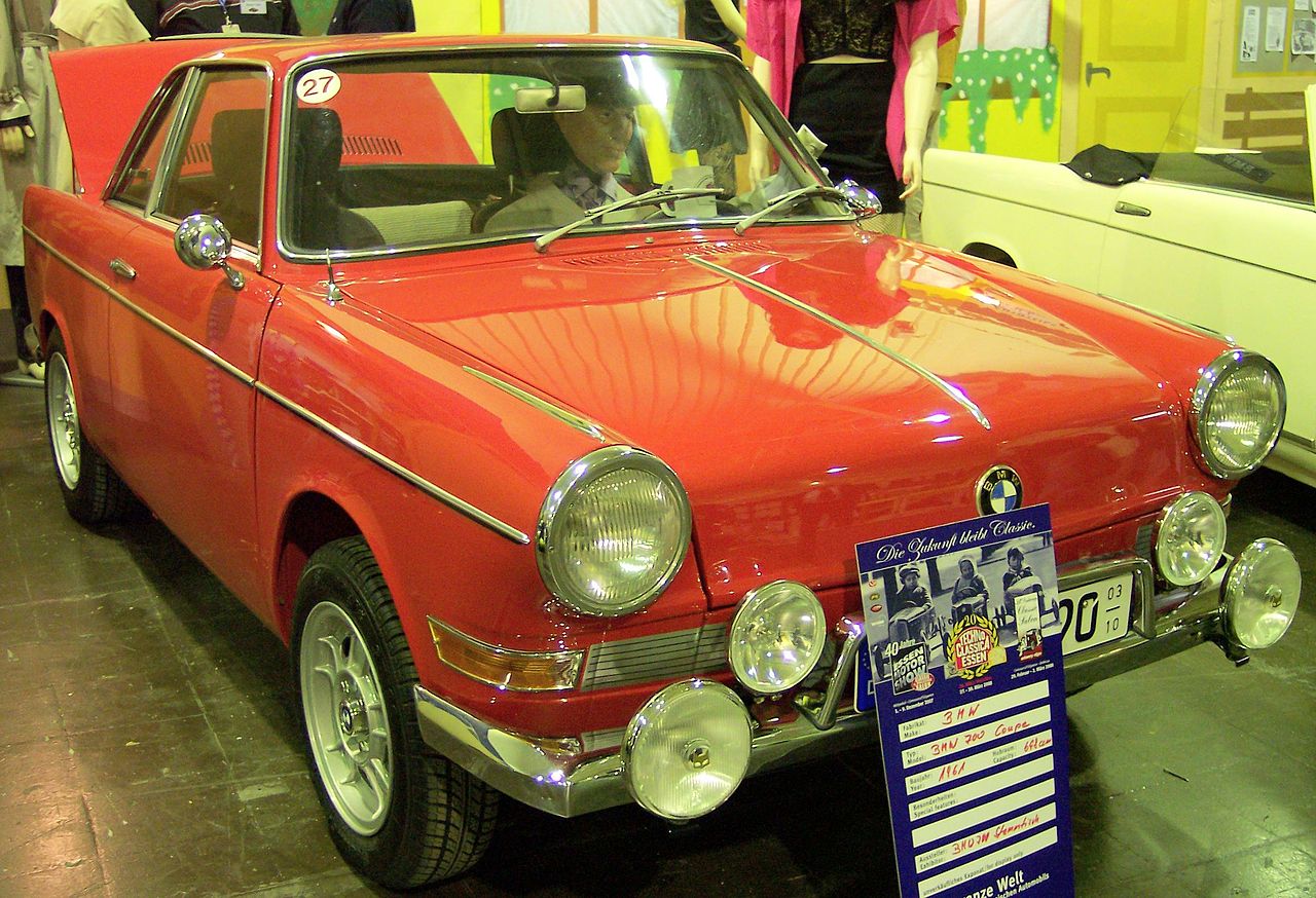 Image of BMW 700 Coupe red vr TCE