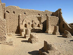 Oasis de Al-Kharga, necrópolis de El-Bagawat, nave de la basílica