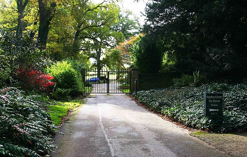 File:Batsford Arboretum (06) - entrance gates, Batsford, Glos - geograph.org.uk - 3731445.jpg