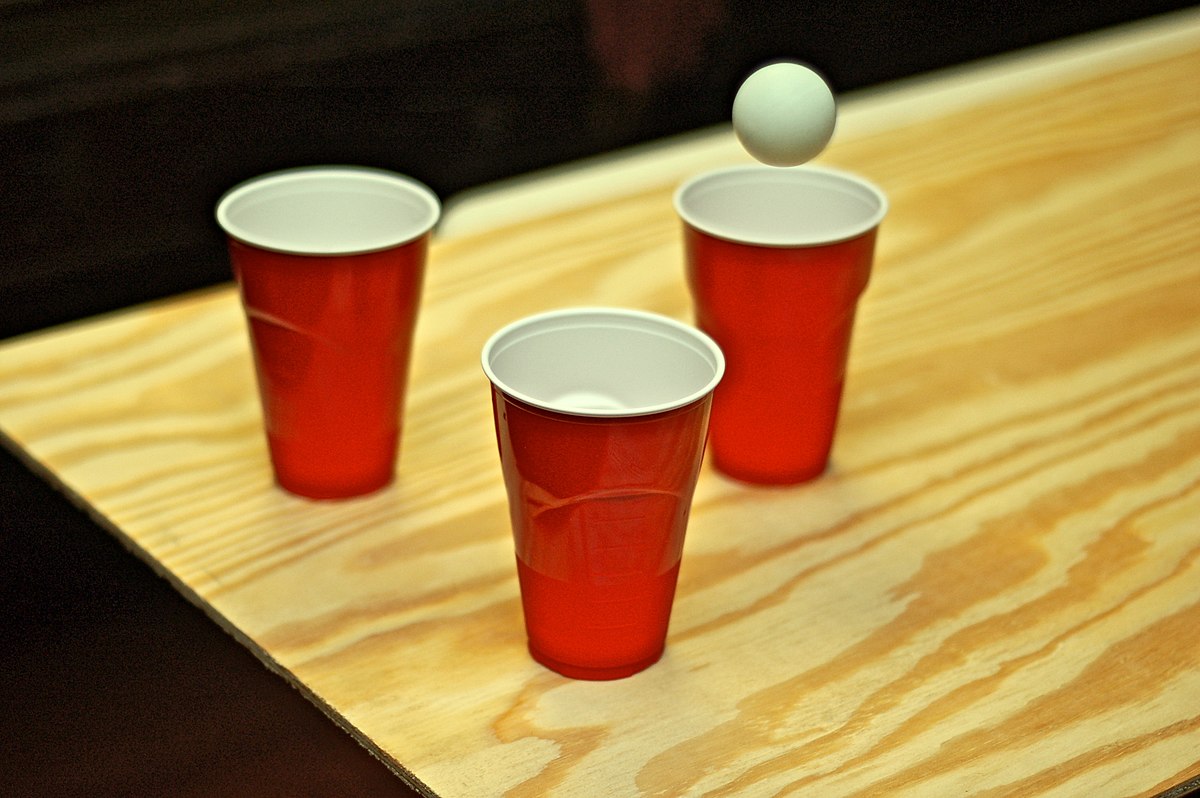 https://upload.wikimedia.org/wikipedia/commons/thumb/8/81/Beer_pong_cups.jpg/1200px-Beer_pong_cups.jpg