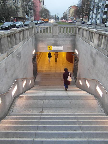 File:Berlin - U-Bahnhof Hohenzollernplatz (8292046075).jpg