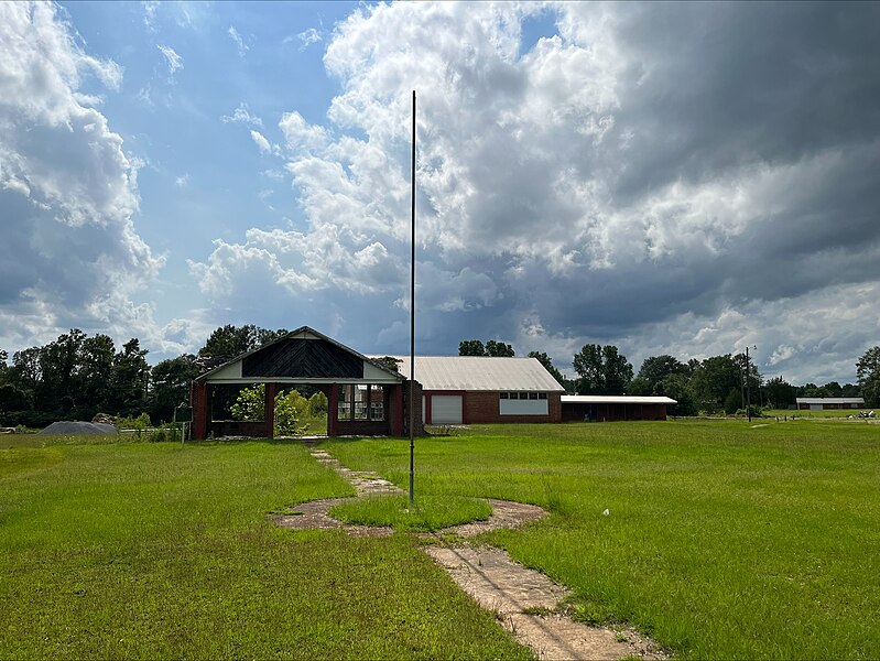 File:Beulah Hubbard School front.jpg