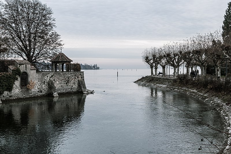 File:Bodensee in Konstanz 04.jpg