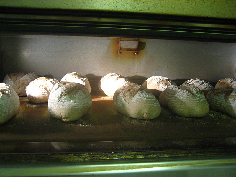 File:Bread in the oven (5959009561).jpg