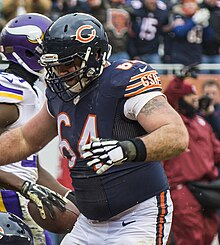 De la Puente playing with the Chicago Bears in 2014 Brian De La Puente (15806415461) (1).jpg