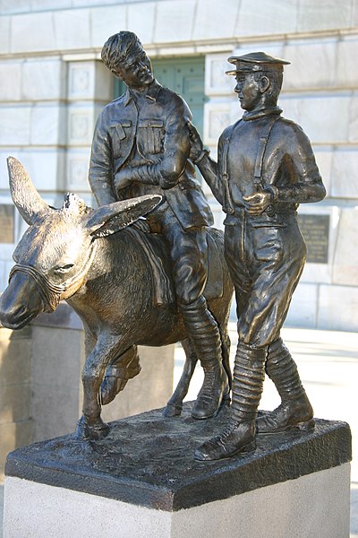 File:Bronze Sculpture (Simpson and the Donkey from WW1 in the Dardanelles) at the National War Memorial - panoramio.jpg