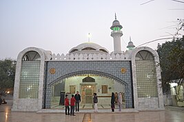 Bulleh Shah's Shrine.JPG