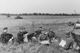 General Erwin Rommel, med noen av sine offiserer under slaget om Frankrike Foto: Bundesarchiv, Bild 146-1972-045-08 / CC-BY-SA 3.0