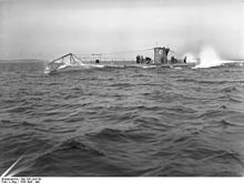 Bundesarchiv Bild 200-Ub0109, U-45 auf Meilenfahrt.jpg