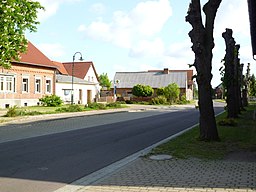 Calvörde-Lössewitz, Im Dorf