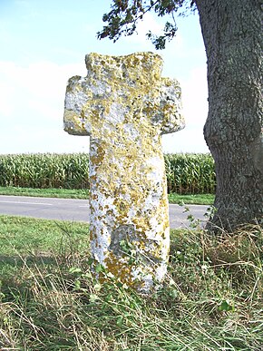 Cambron, Somme,Fr, croix de tuf.jpg