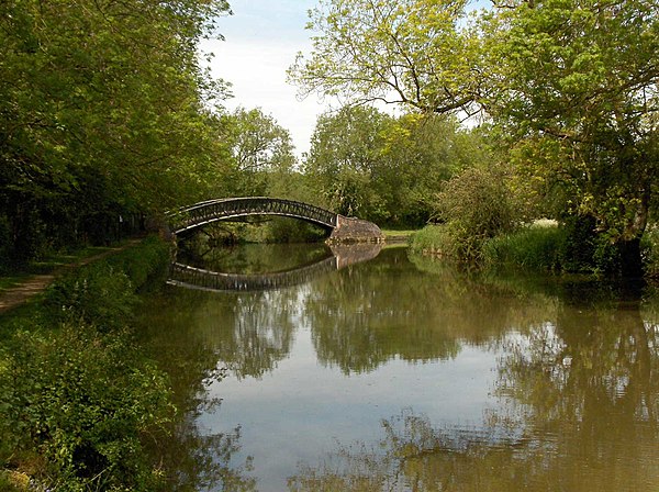 View upstream as the River Cherwell (flowing under the bridge) is joined by the Oxford Canal (coming from the right)