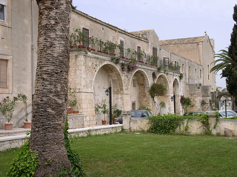 File:Convento del Gesù.JPG