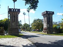 Coral Gables FL Entrance to Central Miami01.jpg