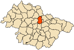 Localização da cidade dentro da província de Mascara