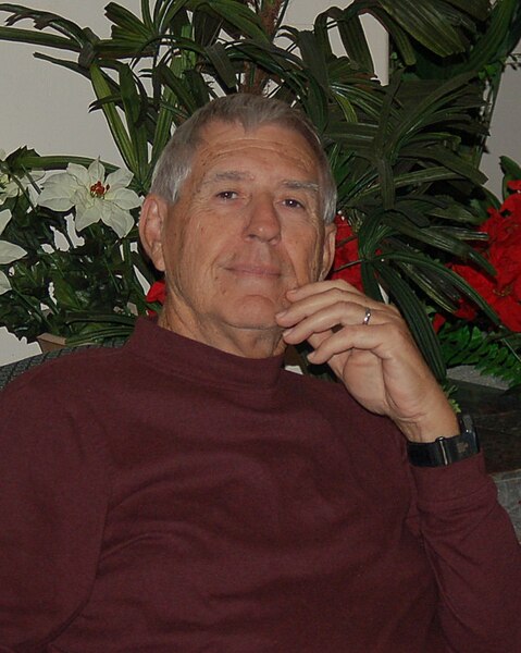 File:Dad with pointsettia1.jpg