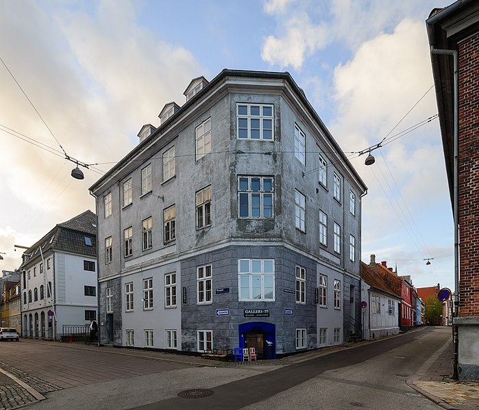 File:De Mezas Gård October 2017 01.jpg