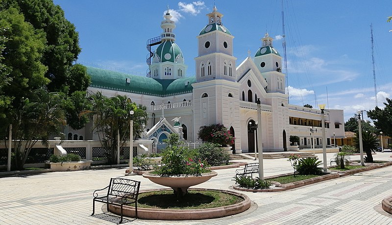 File:Die Kathedrale von San Juan Bautista.jpg