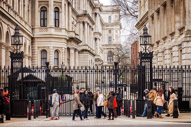 640px-Downing_Street_gates.jpg